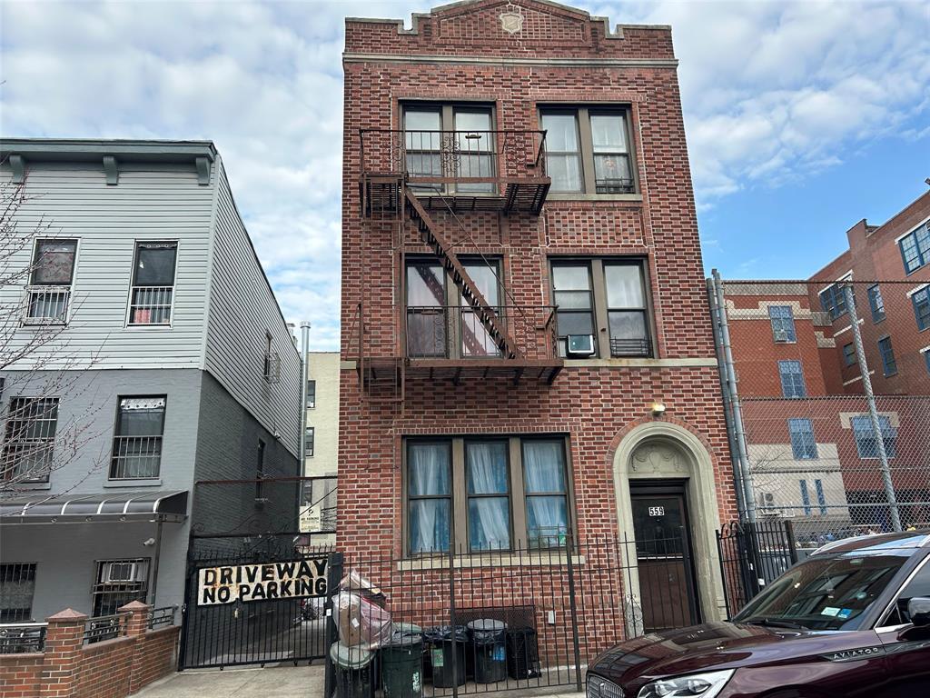 559 51st St, Brooklyn, NY for sale Primary Photo- Image 1 of 2