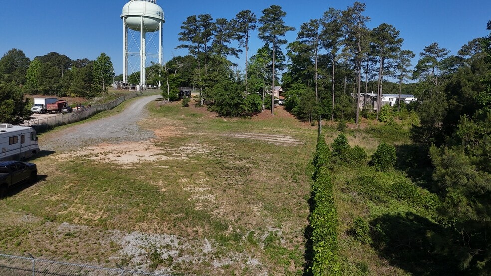 6940 Cokesbury Rd, Holly Springs, NC à louer - Photo du bâtiment - Image 2 de 5