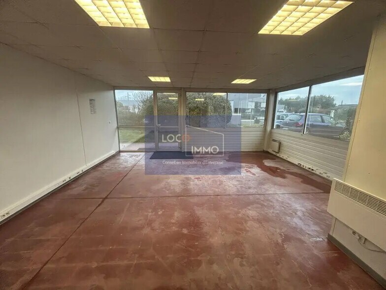 Flex in Canéjan for lease - Interior Photo - Image 3 of 8