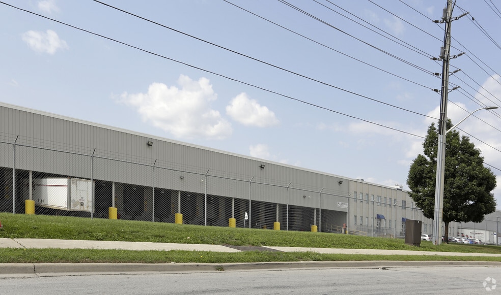 6757 Northwest Dr, Mississauga, ON à louer - Photo principale - Image 2 de 8