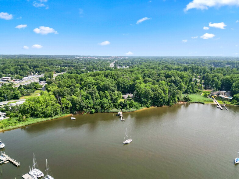 27 Old South River Rd, Edgewater, MD à vendre - Photo du bâtiment - Image 2 de 17