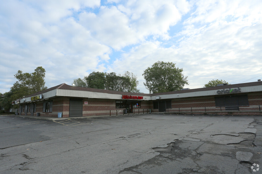 7901 Cedar Ave, Cleveland, OH for sale - Primary Photo - Image 1 of 6