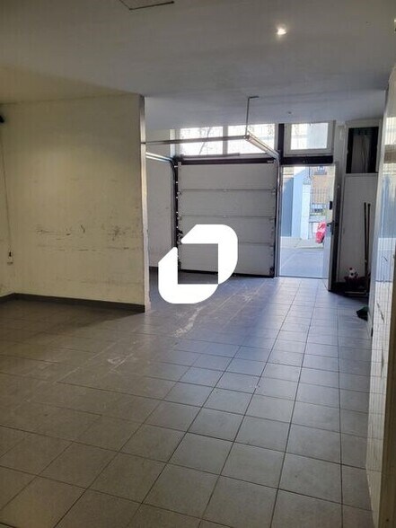 Bureau dans Saint-Ouen-sur-Seine à louer - Photo du bâtiment - Image 3 de 11