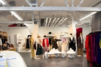 9 Railroad Ave, East Hampton, NY for lease Interior Photo- Image 2 of 9