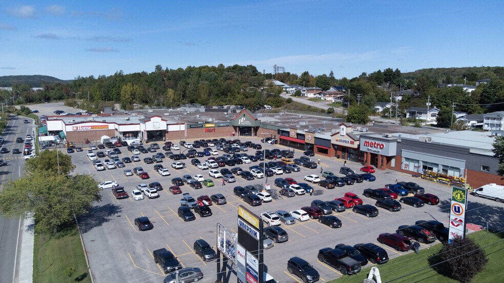 939 Boul Albiny-Paquette, Mont-laurier, QC à louer - Aérien - Image 2 de 3