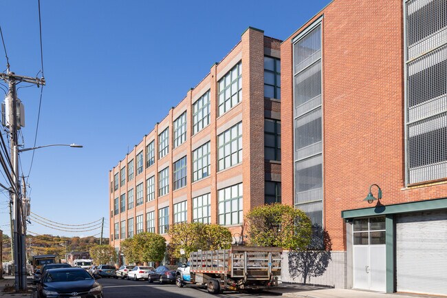 Plus de détails pour 31 South St, Mount Vernon, NY - Plusieurs types d'espaces à louer