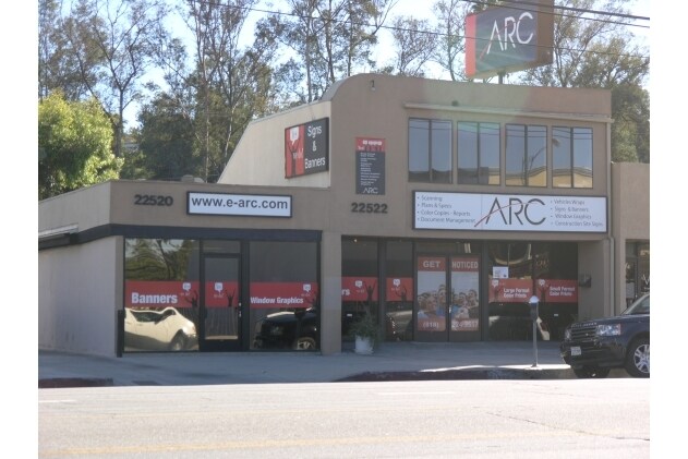 22520-22522 Ventura Blvd, Woodland Hills, CA à louer - Photo du bâtiment - Image 2 de 54