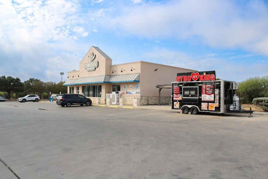 9765 Miramar Blvd, Converse, TX à louer - Photo du bâtiment - Image 1 de 7
