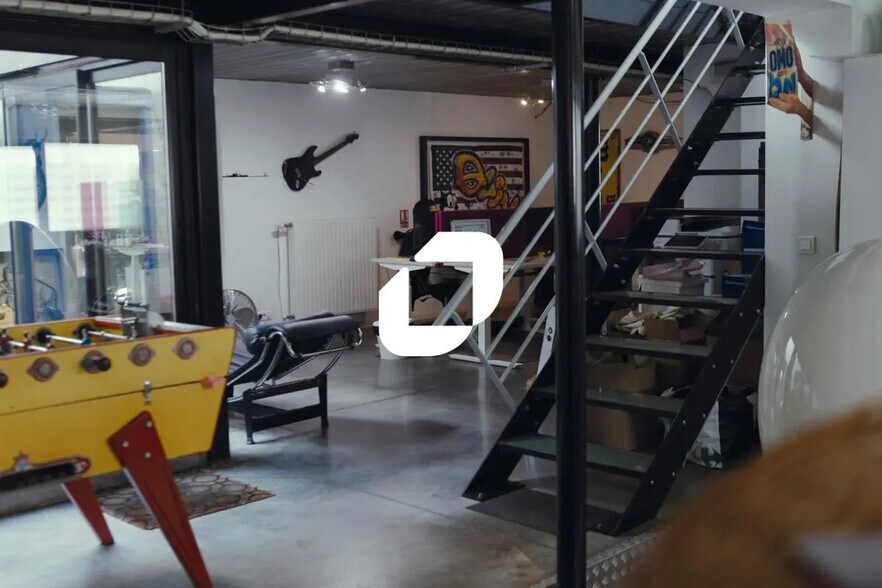 Bureau dans Lille à louer - Photo du bâtiment - Image 2 de 9