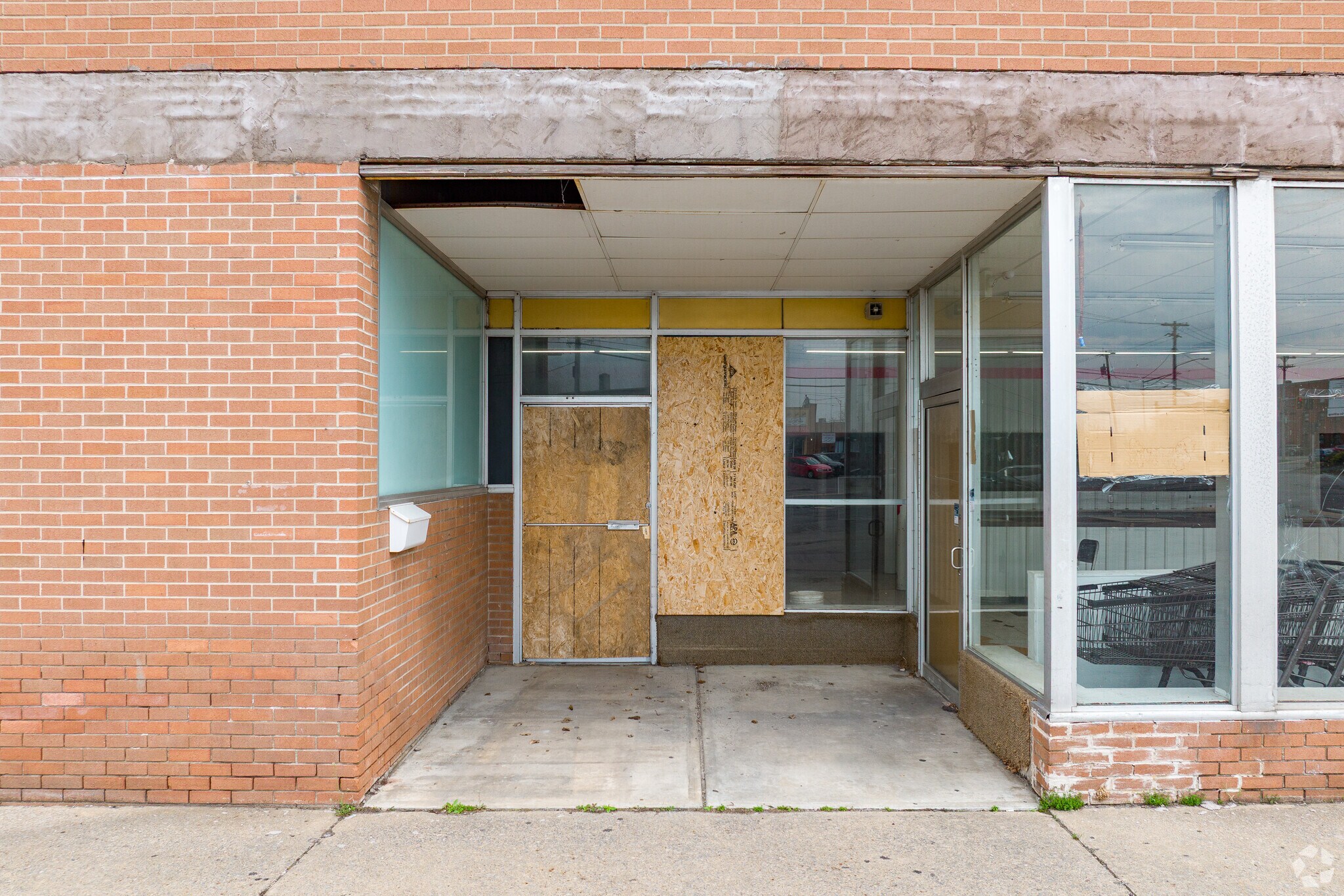 600 W Manlius St, East Syracuse, NY for lease Building Photo- Image 1 of 11