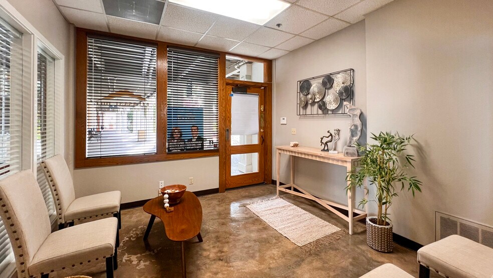 91 Gregory Ln, Pleasant Hill, CA à vendre - Photo du bâtiment - Image 3 de 16