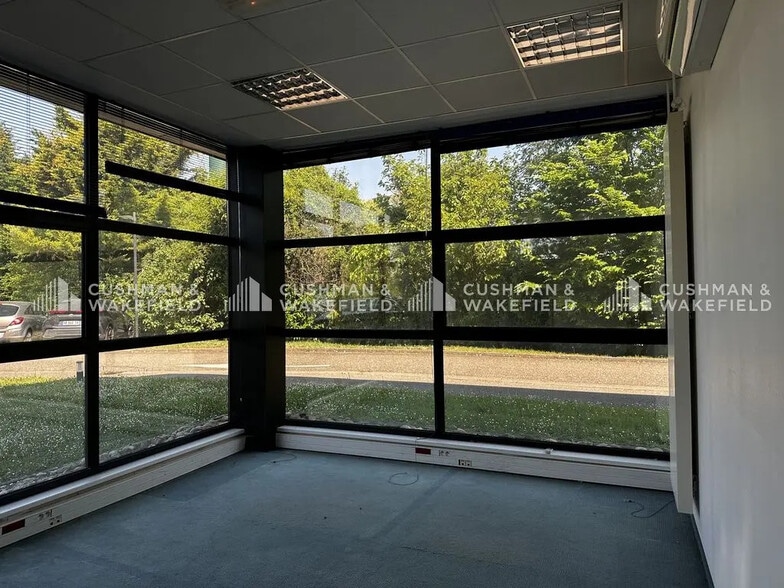Office in Niederhausbergen for lease - Building Photo - Image 3 of 12