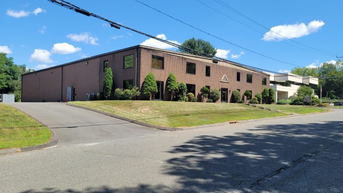 53 Interstate Ln, Waterbury, CT for sale Building Photo- Image 1 of 1