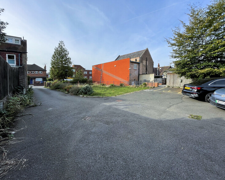 15 Roxeth Hl, Harrow for sale - Building Photo - Image 1 of 7