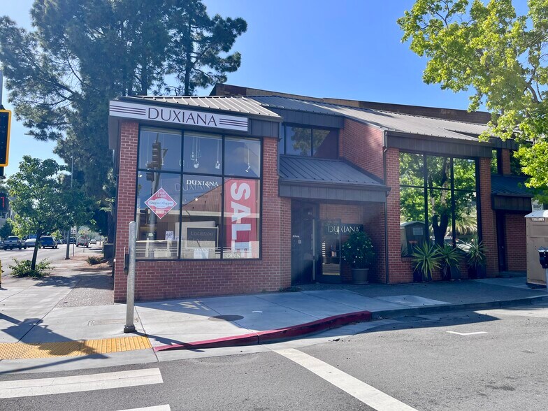 901 A St, San Rafael, CA à louer - Photo du bâtiment - Image 2 de 6
