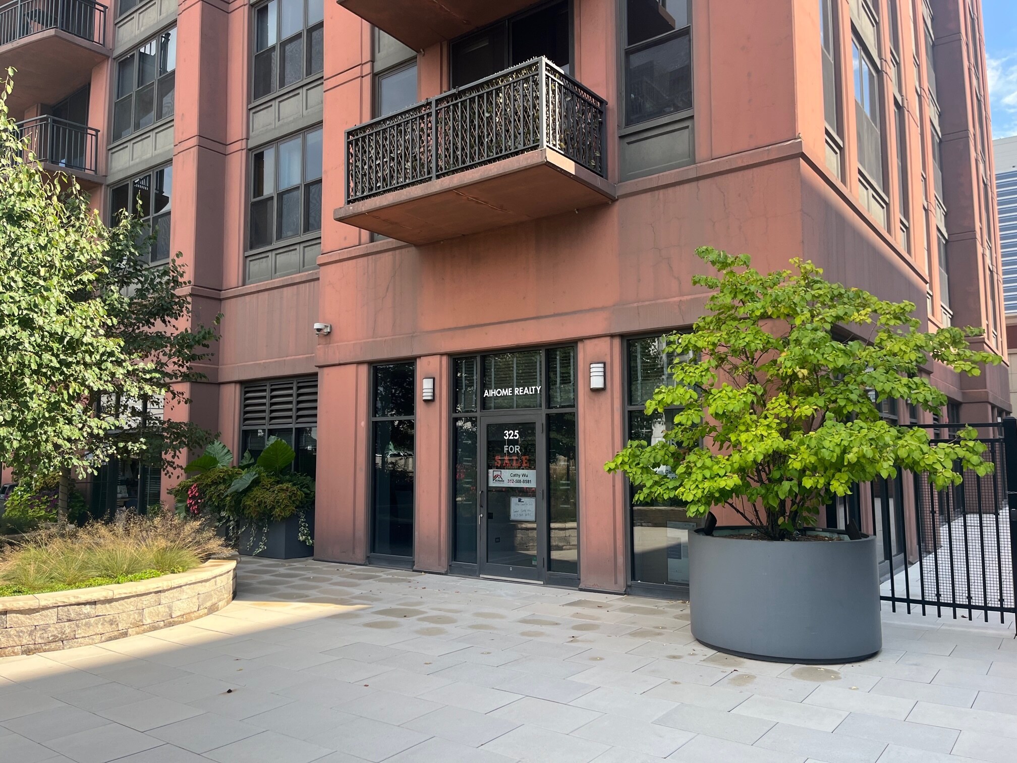 325 N Desplaines St, Chicago, IL for sale Building Photo- Image 1 of 1