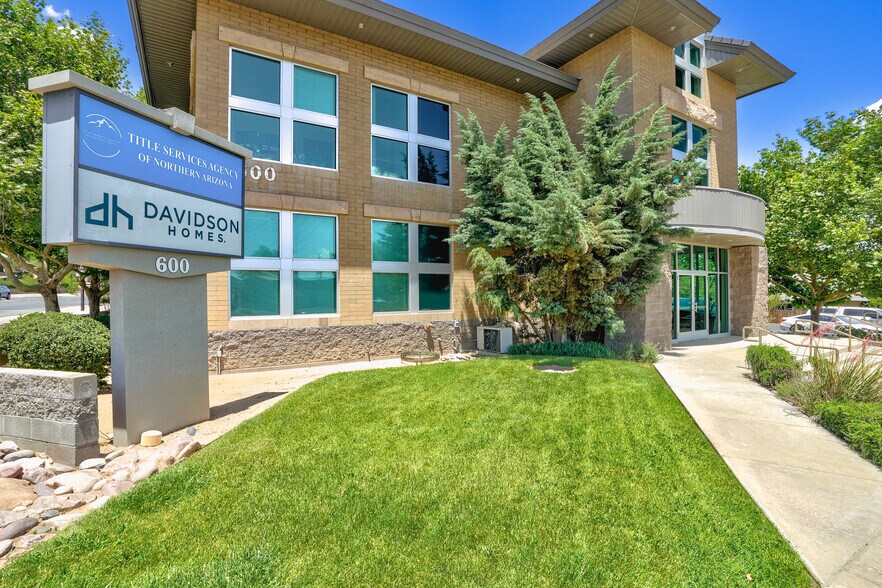 600 W Gurley St, Prescott, AZ à louer - Photo du bâtiment - Image 2 de 5