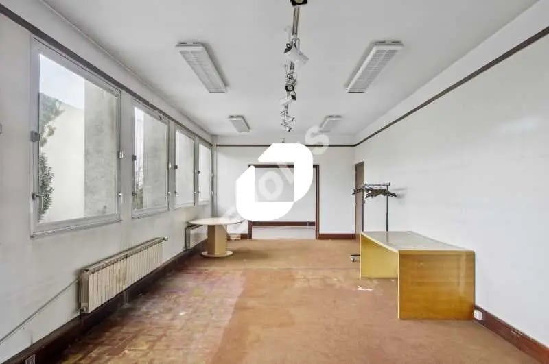 Office in La Courneuve for lease - Interior Photo - Image 3 of 14