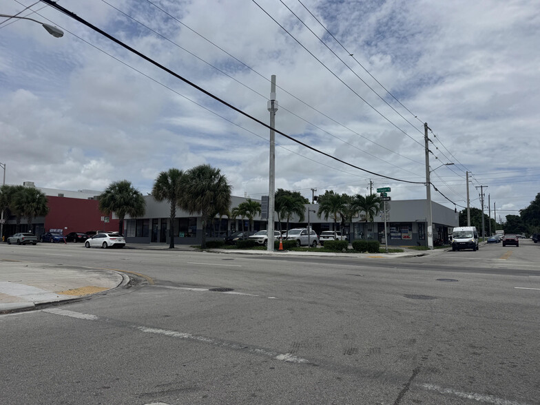 West Flagler Properties portfolio of 2 properties for sale on LoopNet.ca - Building Photo - Image 3 of 6