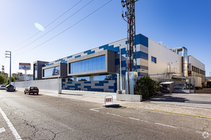 Industrial in Leganés, MAD for lease - Primary Photo - Image 1 of 3