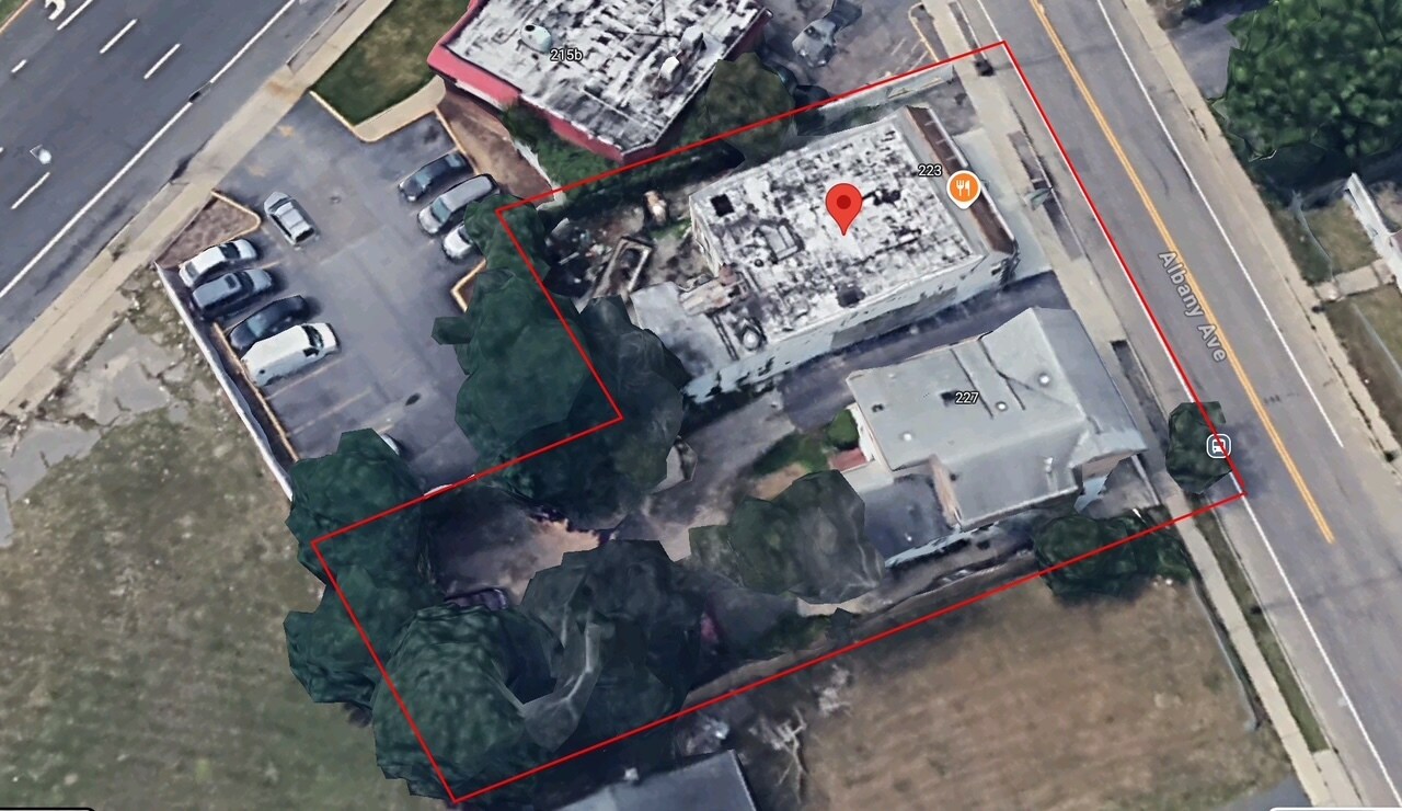 225 & 227 Albany Ave, Amityville, NY à vendre Aérien- Image 1 de 11