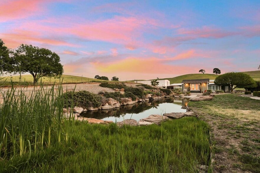 9050 Deer Valley Rd, Brentwood, CA for sale - Primary Photo - Image 1 of 43