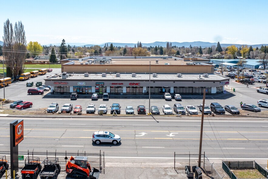 5518-5534 S 6th St, Klamath Falls, OR à louer - Photo du bâtiment - Image 2 de 8