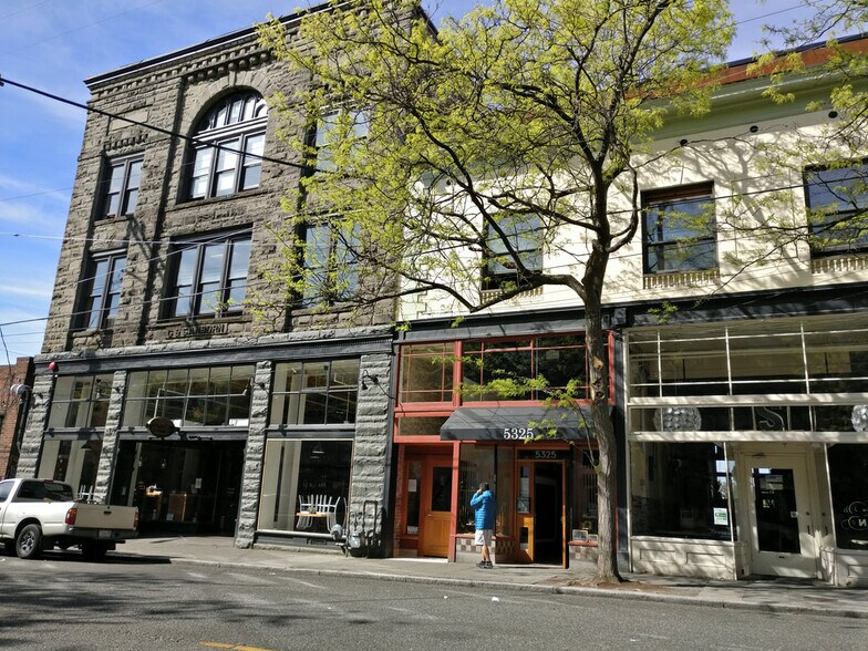 5304-5310 Ballard Ave NW, Seattle, WA à louer - Photo du bâtiment - Image 2 de 4