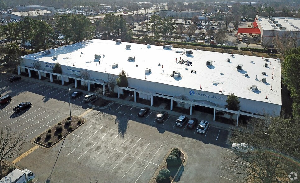 3500-3520 Spring Forest Rd, Raleigh, NC à louer - Photo principale - Image 2 de 3