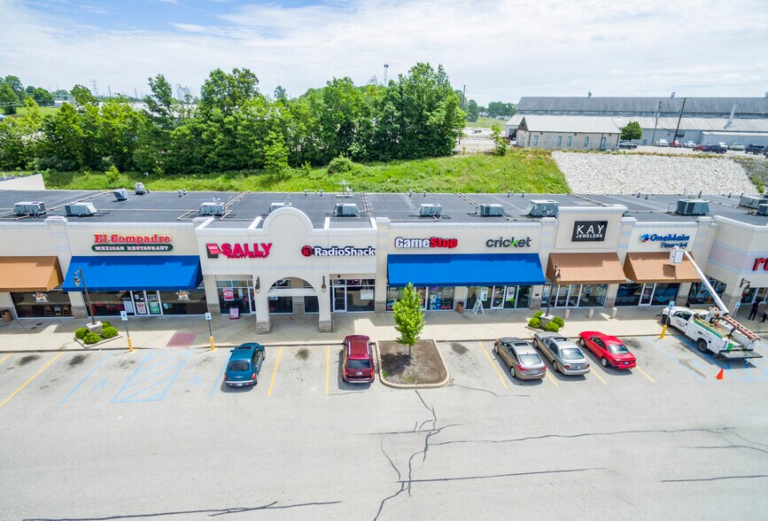 3074-3132 John Williams Blvd, Bedford, IN à louer - Photo du bâtiment - Image 3 de 7