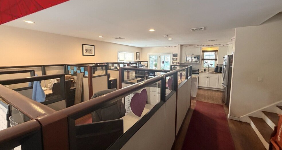 2460 Ocean Ave, Ronkonkoma, NY à vendre - Photo du bâtiment - Image 3 de 9