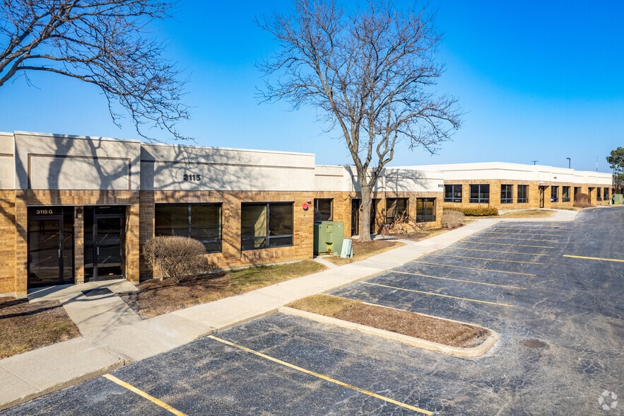 3115 N Wilke Rd, Arlington Heights, IL for sale - Building Photo - Image 1 of 10