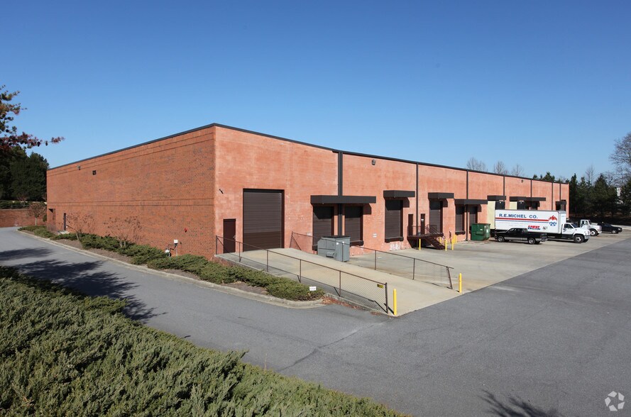 825 Progress Center Ave, Lawrenceville, GA à louer - Photo du bâtiment - Image 2 de 22