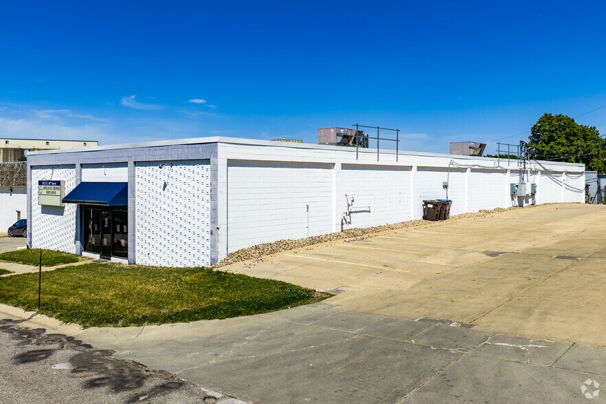 5612 S 49th St, Lincoln, NE à vendre - Photo du bâtiment - Image 1 de 9