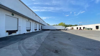 330 Stevens St, Jacksonville, FL for lease Building Photo- Image 2 of 4