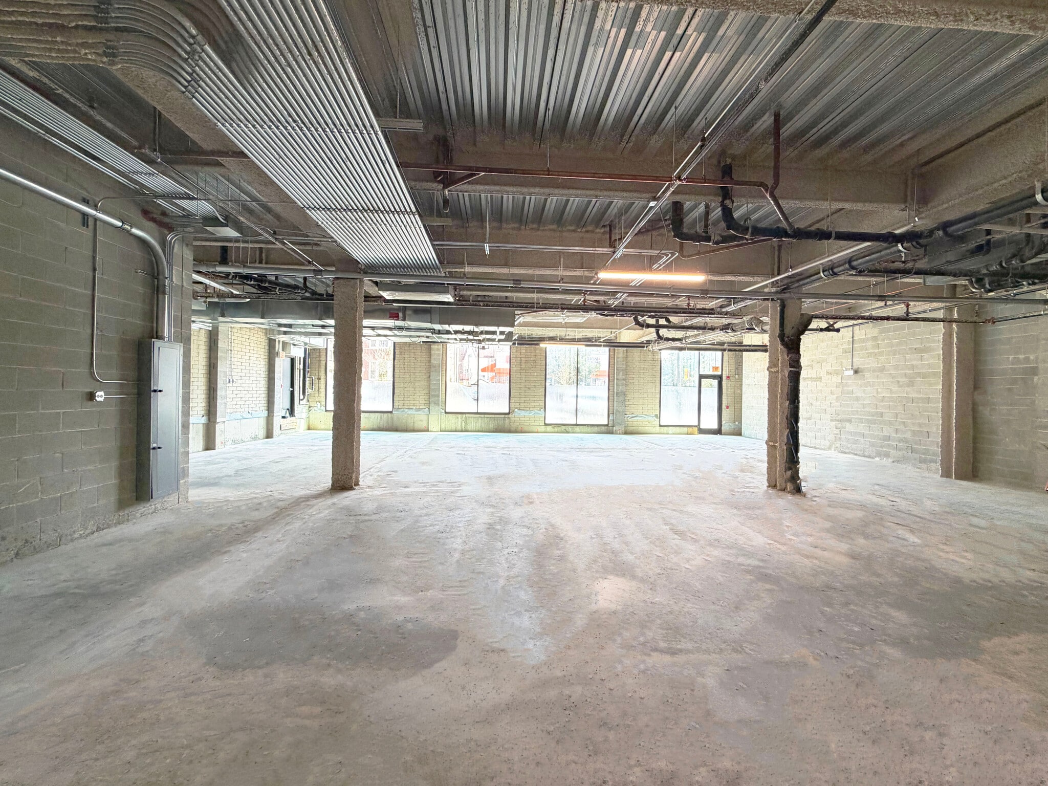 3605 N Ravenswood Ave, Chicago, IL for lease Interior Photo- Image 1 of 3