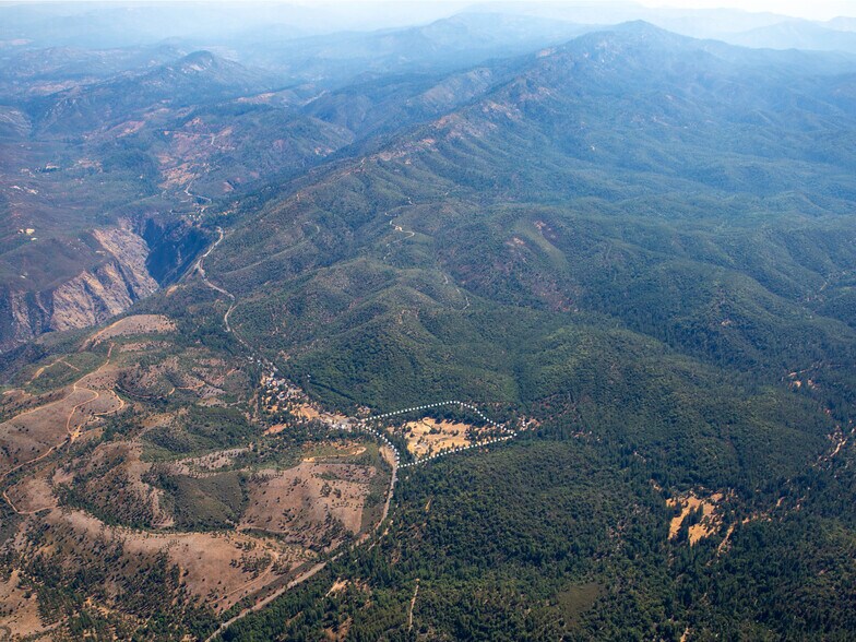 7567 Hamilton Station Loop, Groveland, CA à vendre - Photo du bâtiment - Image 2 de 6