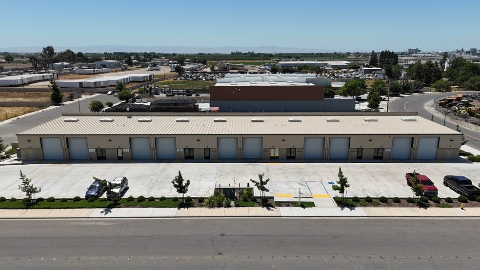 1601-1621 Olympic Dr, Turlock, CA for lease - Building Photo - Image 2 of 9