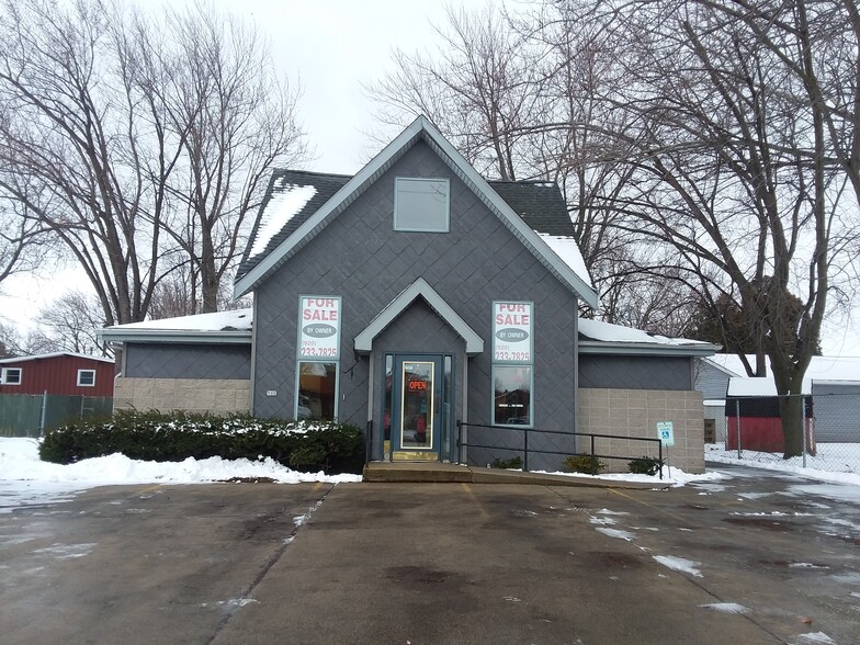 511 W Murdock Ave, Oshkosh, WI for sale - Primary Photo - Image 1 of 1