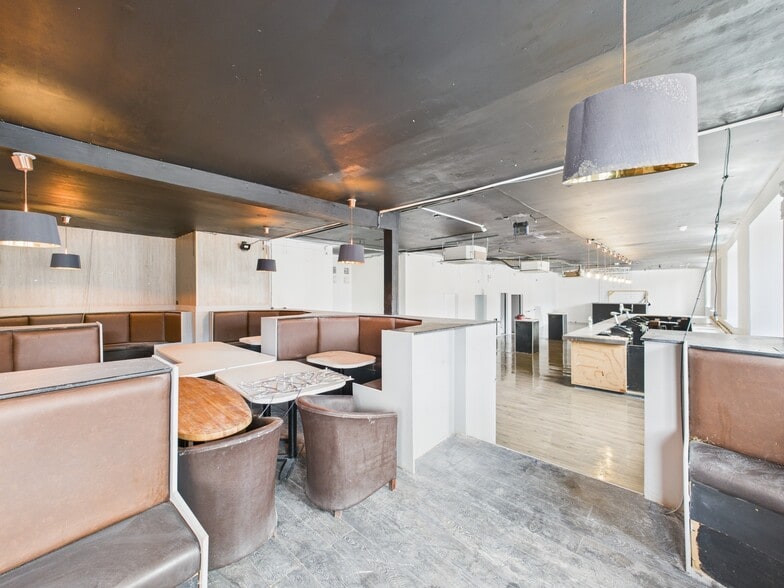 58 John Finnie St, Kilmarnock for lease - Building Photo - Image 3 of 10