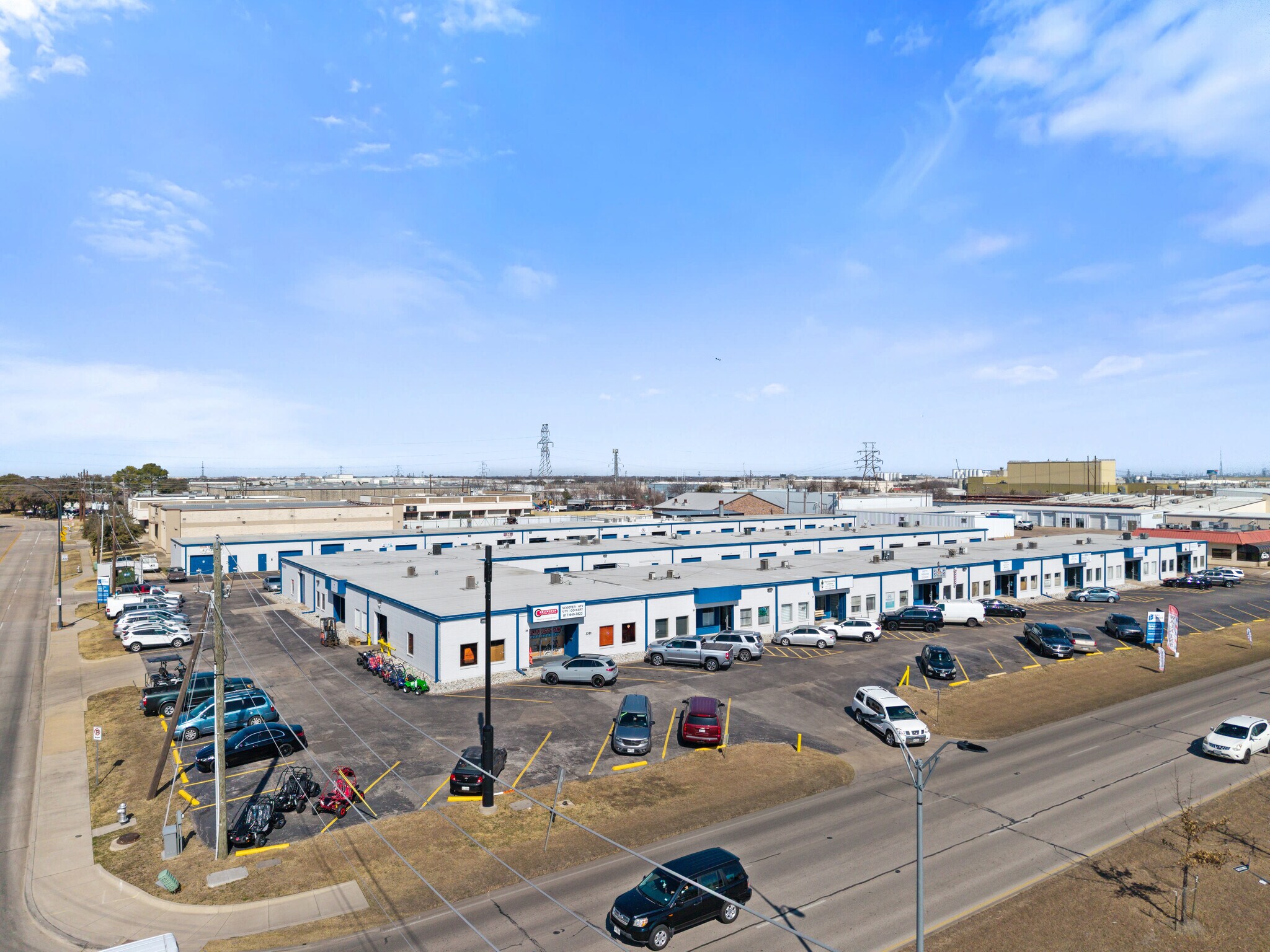 3201-3207 E Pioneer Pky, Arlington, TX à louer Photo du bâtiment- Image 1 de 10