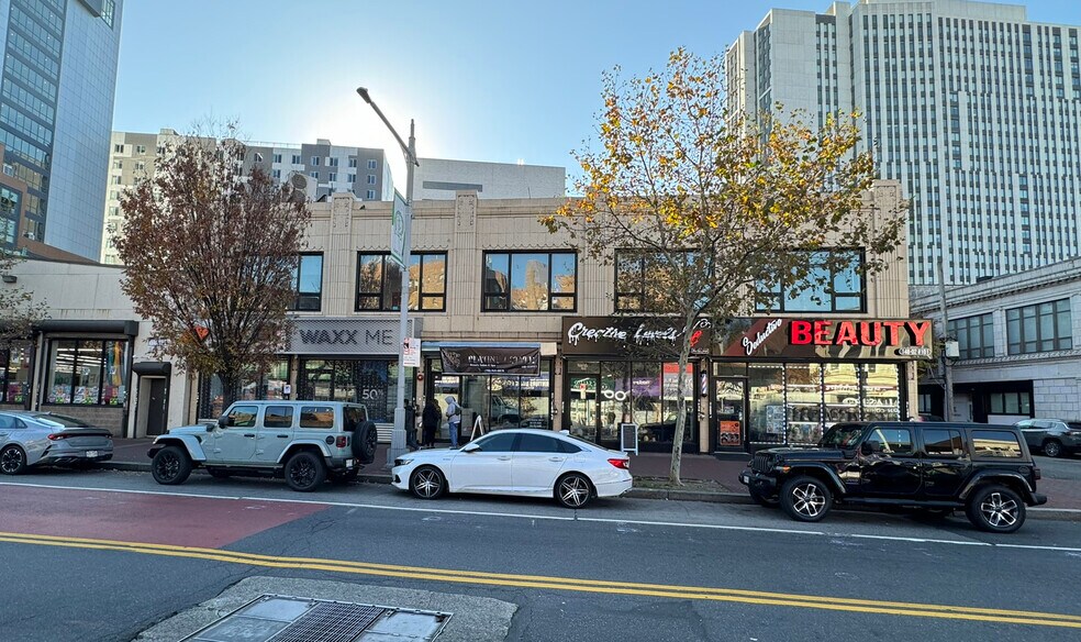 148-02 Jamaica Ave, Jamaica, NY à vendre - Photo du bâtiment - Image 2 de 6