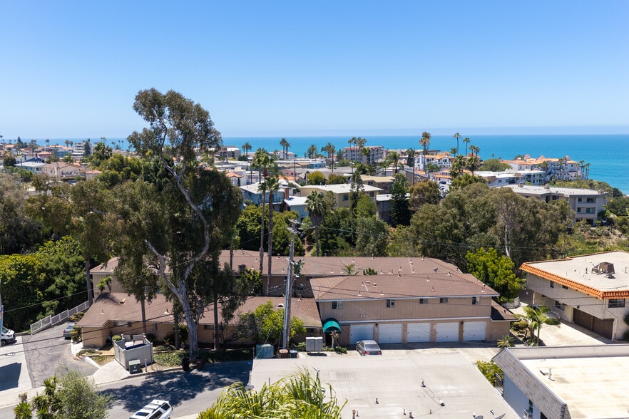211 W Marquita, San Clemente, CA à vendre - Photo du bâtiment - Image 2 de 20