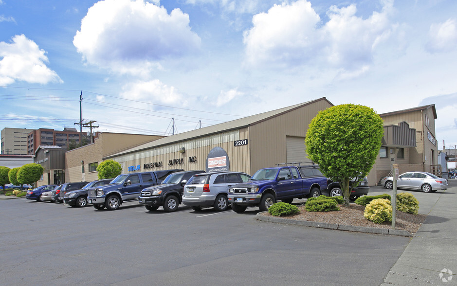 2201 Pacific Ave, Everett, WA for lease - Building Photo - Image 2 of 2