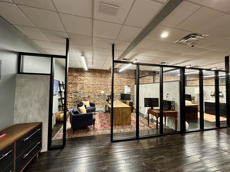 215 E Main St, Lakeland, FL for lease - Interior Photo - Image 1 of 11