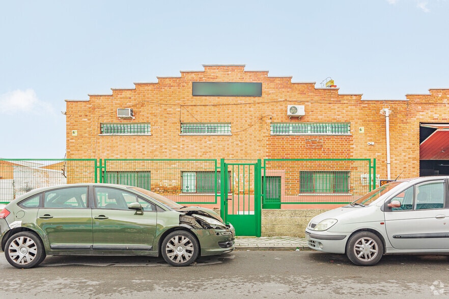 Calle Jacinto Benavente, 7-9, Paracuellos de Jarama, Madrid for sale - Building Photo - Image 2 of 2