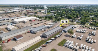 Plus de détails pour 320 8th St W, West Fargo, ND - Local d'activités à louer