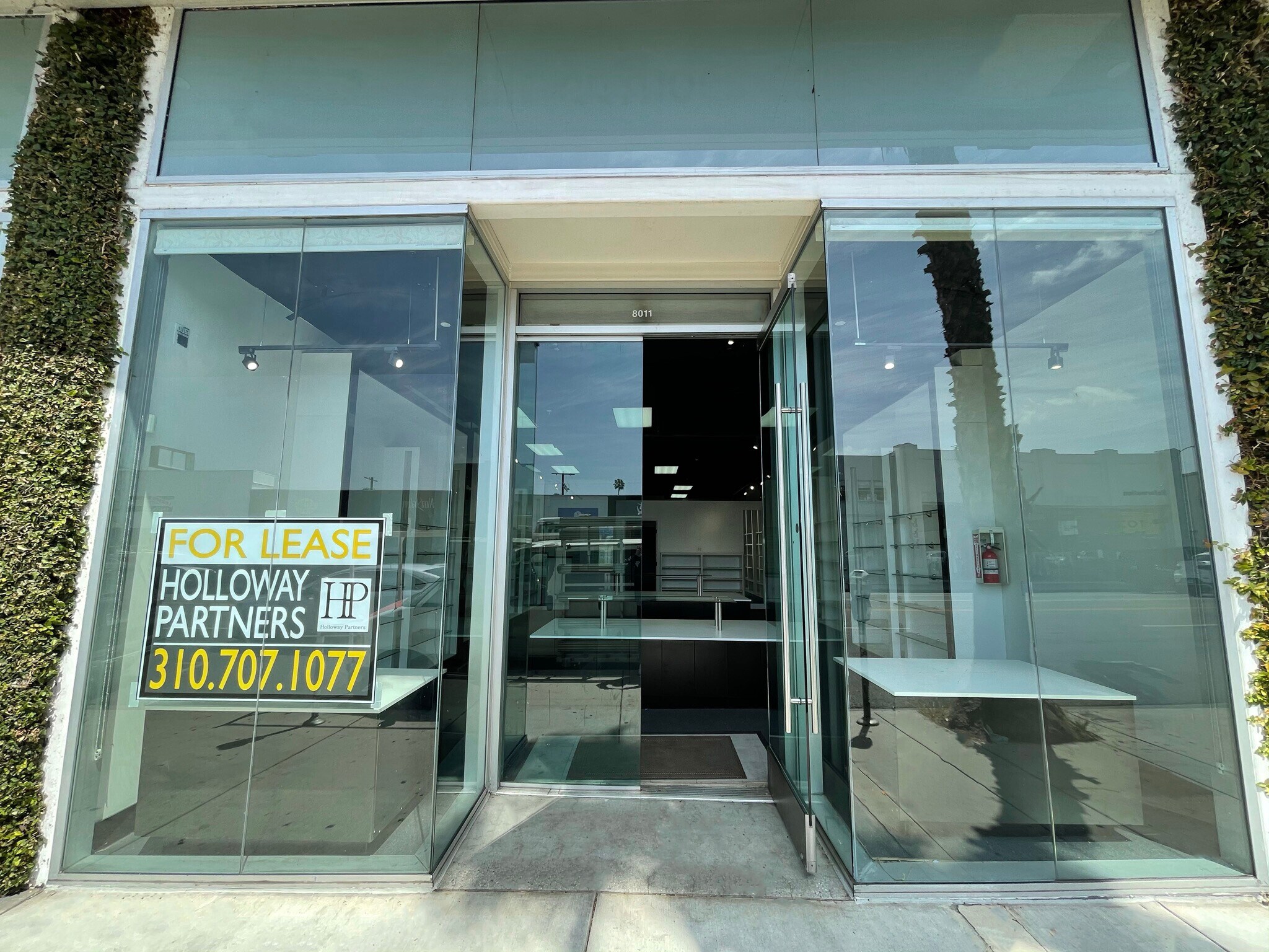 8011-8013 Melrose Ave, Los Angeles, CA for lease Interior Photo- Image 1 of 6