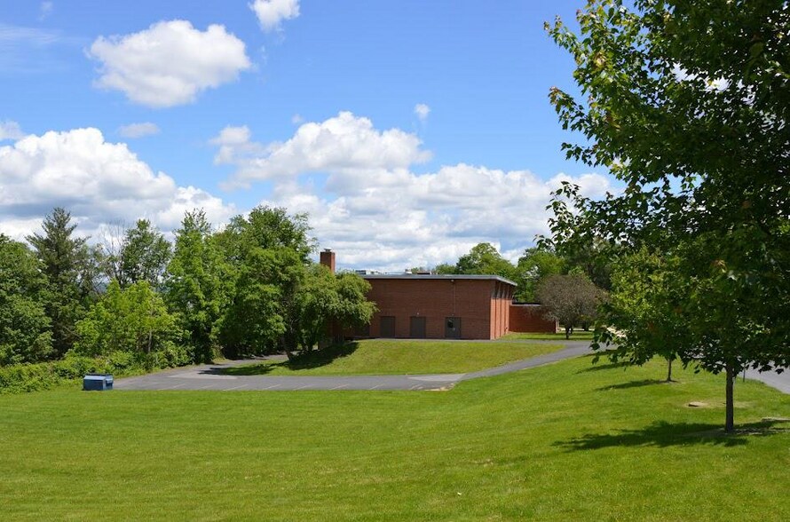 2300 Mahantongo St, Pottsville, PA à vendre - Photo du bâtiment - Image 3 de 33