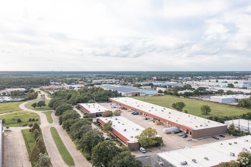403 Century Plaza Dr, Houston, TX for lease - Aerial - Image 2 of 2